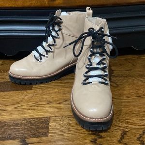 Winter combat boots with fur